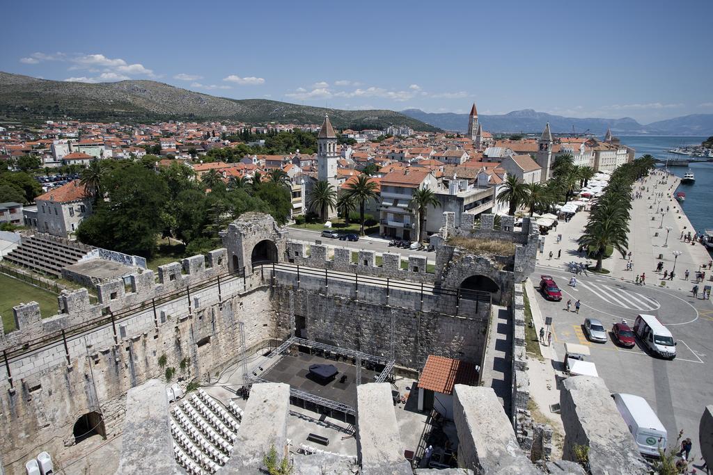 Apartment Fabijanko Oldtown Trogir Exterior foto